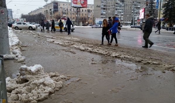 В городе ожидают снег с дождем.
