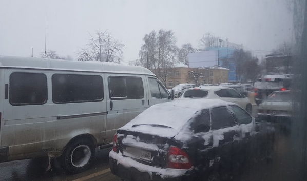 На дорогах пробки.