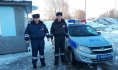 Гаишники помогли вызволить из снежной западни автобус.