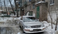 Лед рухнул на иномарку.