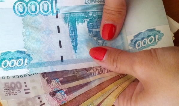 Женщина не заметила пропажи части купюр.
