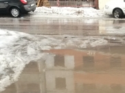 Нужно быть внимательнее из-за снега и дождя на дорогах.