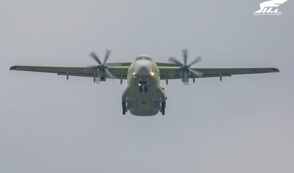 Ил-112В.