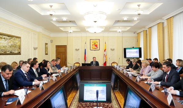 Вадим Кстенин провел совещание по повышению эффективности работы с обращениями граждан.
