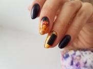Маникюр.