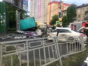 Столкнулись VW Passat и «ГАЗель».