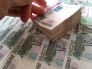 Мужчина лишился крупной суммы денег.