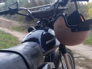 Парень угнал мотоцикл.