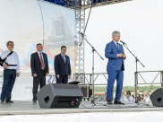 Губернатор Александр Гусев на выставке «День Воронежского поля».