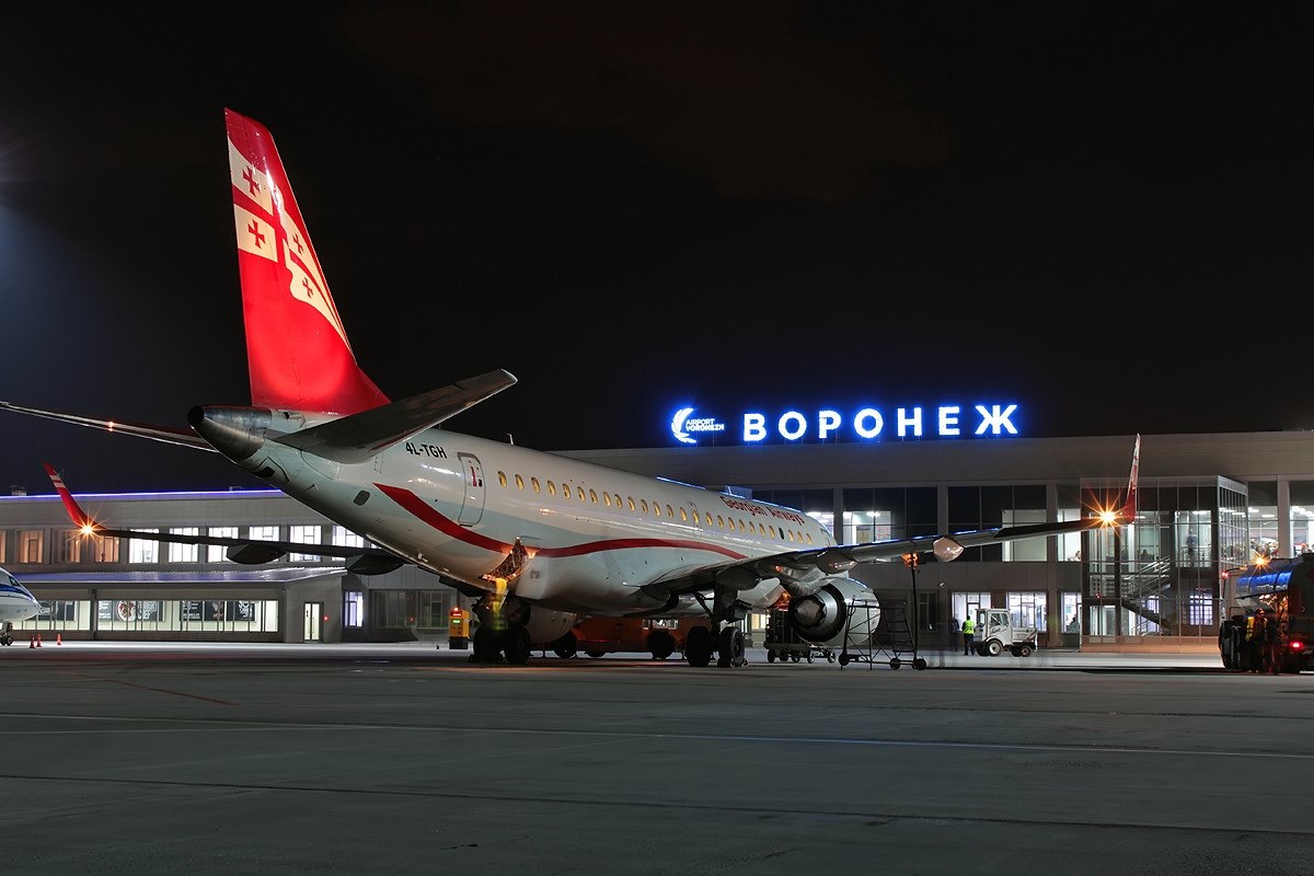 Воронеж ереван. Georgian Airways Тбилиси-Москва. Самолёты Georgian Airways. Аэропорт Тбилиси. Самолеты авиакомпании Грузии.