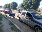 Гаишники останавливали мотоциклистов.