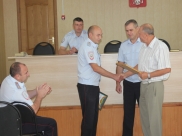 Отважного полицейского наградили.