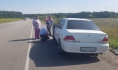 Инспекторы ГИБДД помогли автоледи.