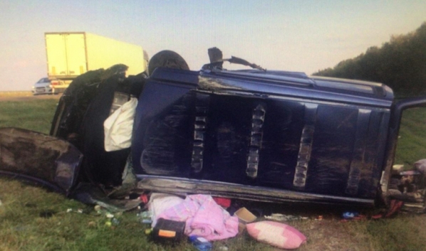 Машина перевернулась.