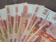 Мужчина перевел деньги мошеннику.