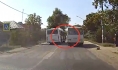 Маршрутка оказалась на встречной полосе.