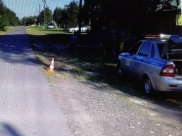 Девочку сбили на обочине.