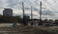 Работу на стройке приостановили.