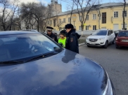 Пешеходов и водителей штрафовали за нарушения.