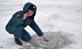 Лед еще недостаточно толстый.