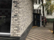 Блоки холодильника мешают жителям спать по ночам.
