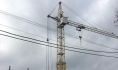 Работу кранов приостановили.