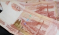 Бизнесмен пытался передать полицейскому 15 тысяч рублей.