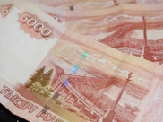 Бизнесмен пытался передать полицейскому 15 тысяч рублей.