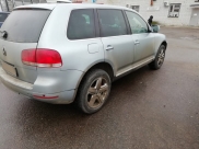 VW Touareg.