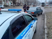 Гаишники ловили нарушителей ПДД.