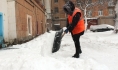 Дворники будут расчищать дворы от снега.