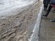 В городе ожидают снег с дождем.