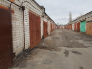 Мужчину ограбили в его гараже.