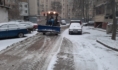 Воронежские дворы убирают от снега.