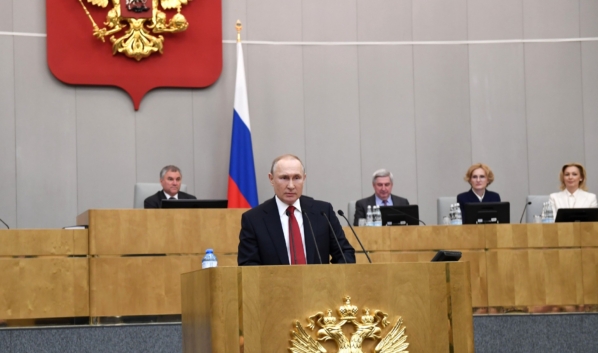 Владимир Путин на заседании в Госдуме.