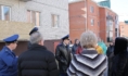Жители жалуются, что жить в таких домах безопасно невозможно.