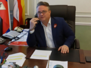 Вадим Кстенин по телефону поздравил ветеранов с Днем Победы.