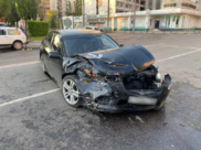 Машина после аварии.