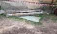 Упал балкон дома с женщиной.