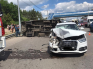 Маршрутка опрокинулась после ДТП.