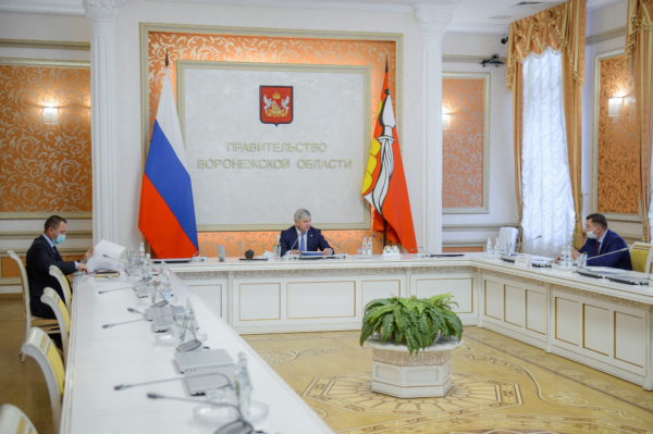 Совещание провел губернатор Александр Гусев.