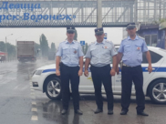 Полицейские помогли спасти мужчину.