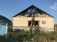 Крыша дома обрушилась.