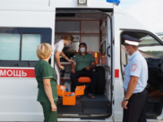 Полицейские остановили уставших водителей.