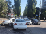 Массовая авария на перекрестке улиц Остужева и Переверткина.