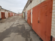 Парень продавал чужие гаражи.