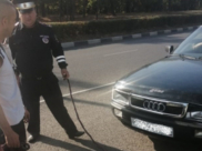 Инспекторы помогли автомобилисту.