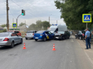 Пассажирок такси доставили в больницу.