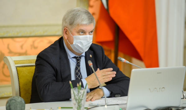 Александр Гусев провел заседание регионального оперативного штаба по противодействию коронавирусу.