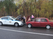 Полицейские помогли автомобилистке.